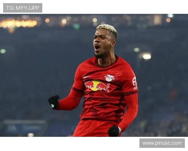 莱比锡边卫亨里希斯3.5公里徒步锻炼跟腱，专注备战！