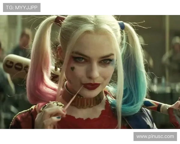 哈兰德扮小丑买尿布归来惊见猫女女友上演万圣节甜蜜奇遇